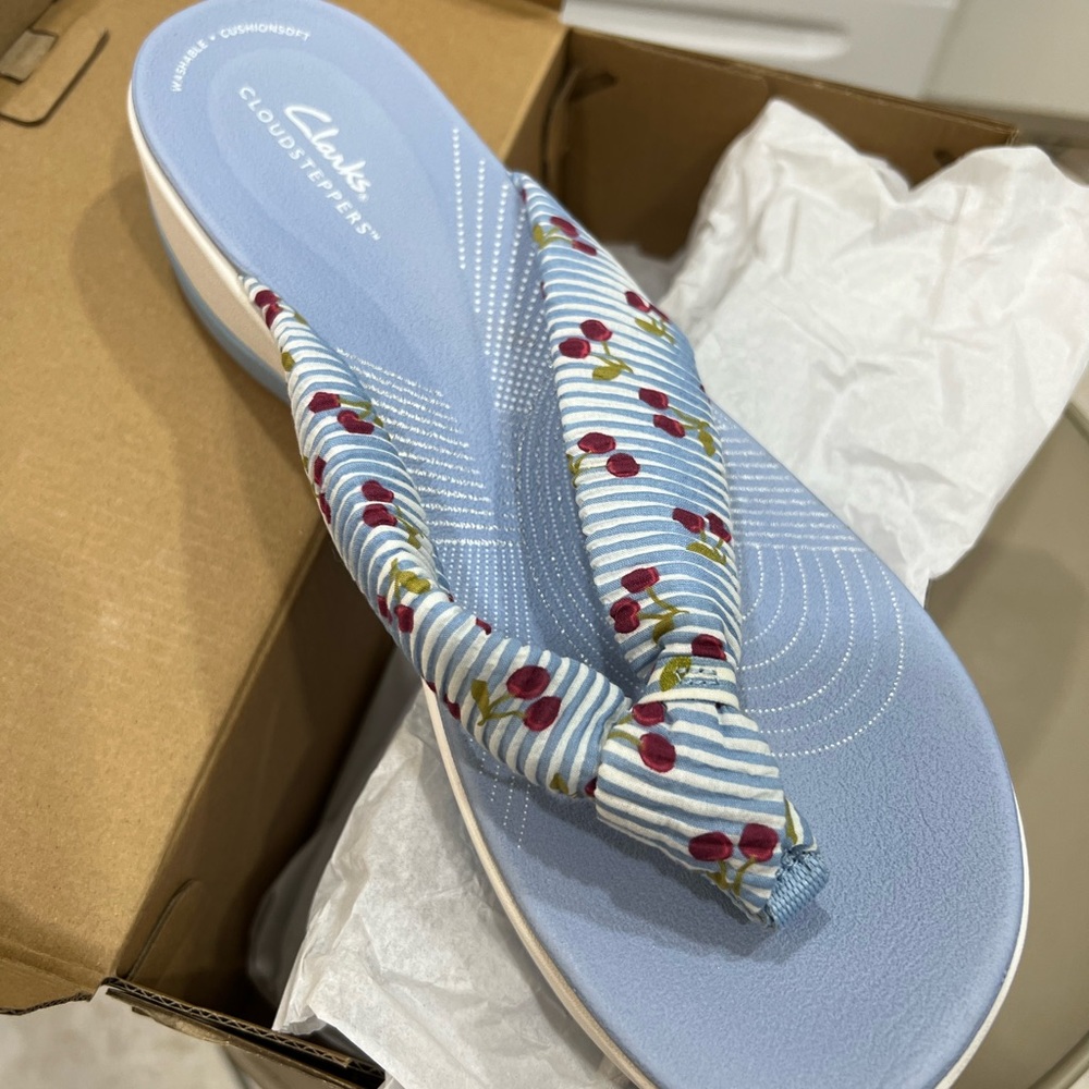 11 & 12 Clarks Cloudsteppers NEW in the box light blue with cherries